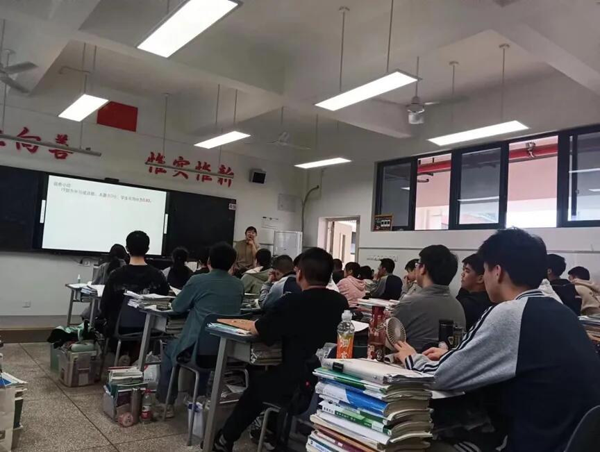 江北区初中领导团队，引领未来教育的新力量